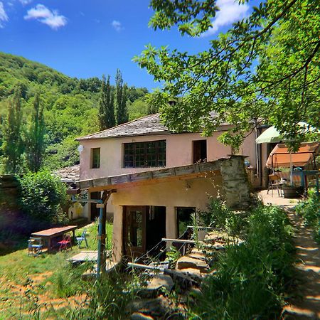 Albergue Eco El Beso - Vegano Tríacastela Eksteriør billede